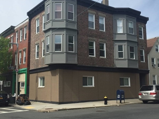 241 Maverick Street, Apt 3