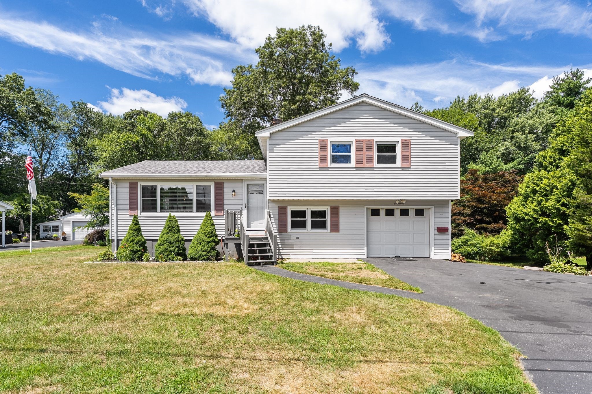 17 Crossman St, Taunton, MA 02780