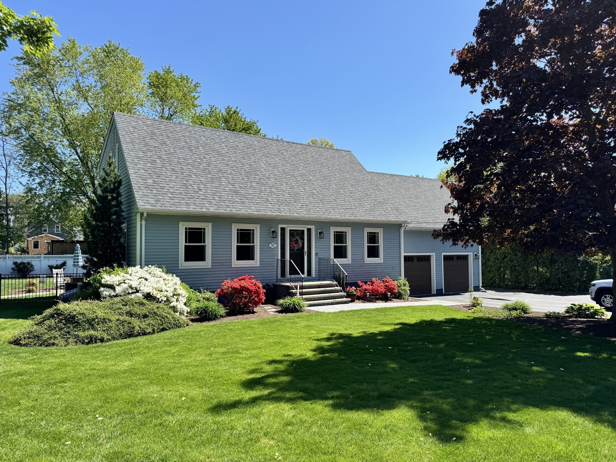 92 Everett St, Somerset, MA 02726