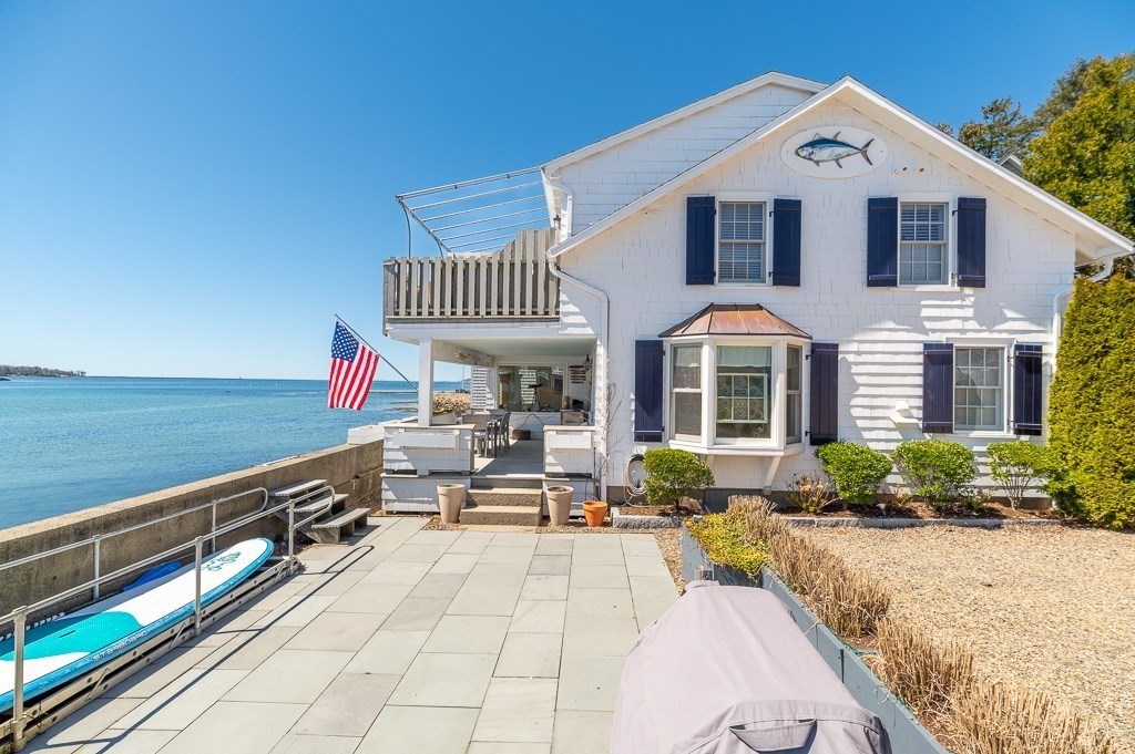 8 Bickford Way, Gloucester, MA 01930
