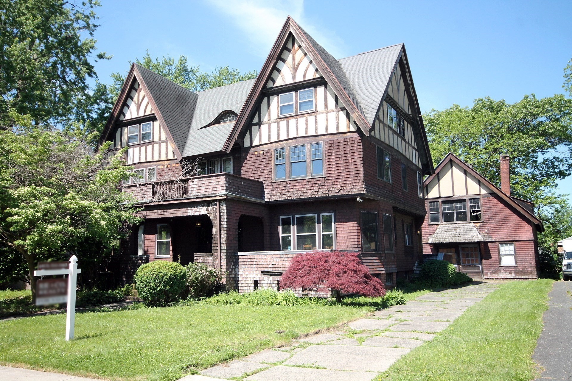 50 Bellevue Ave, Springfield, MA 01108