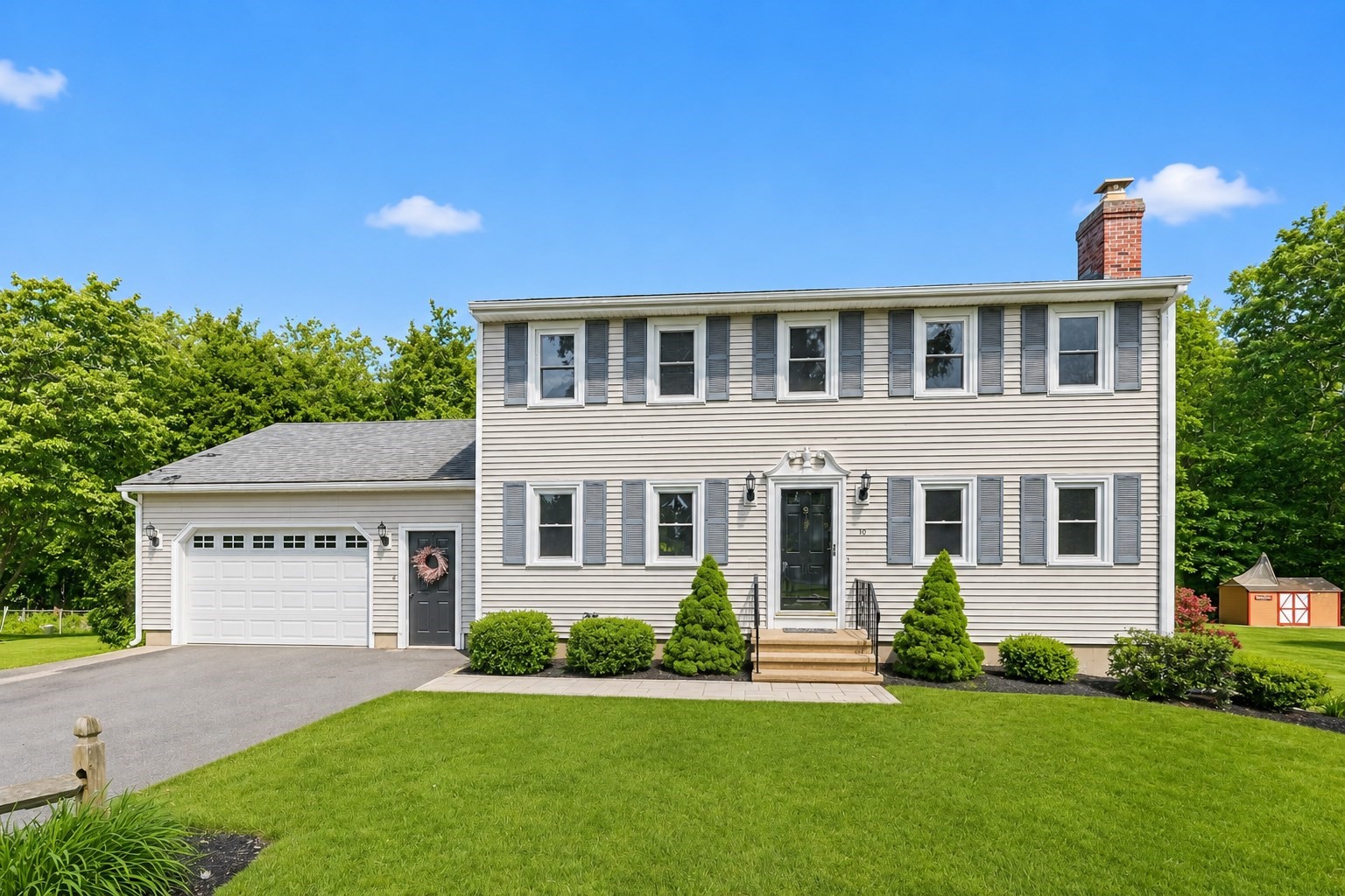 10 Douglas Ave, Methuen, MA 01844