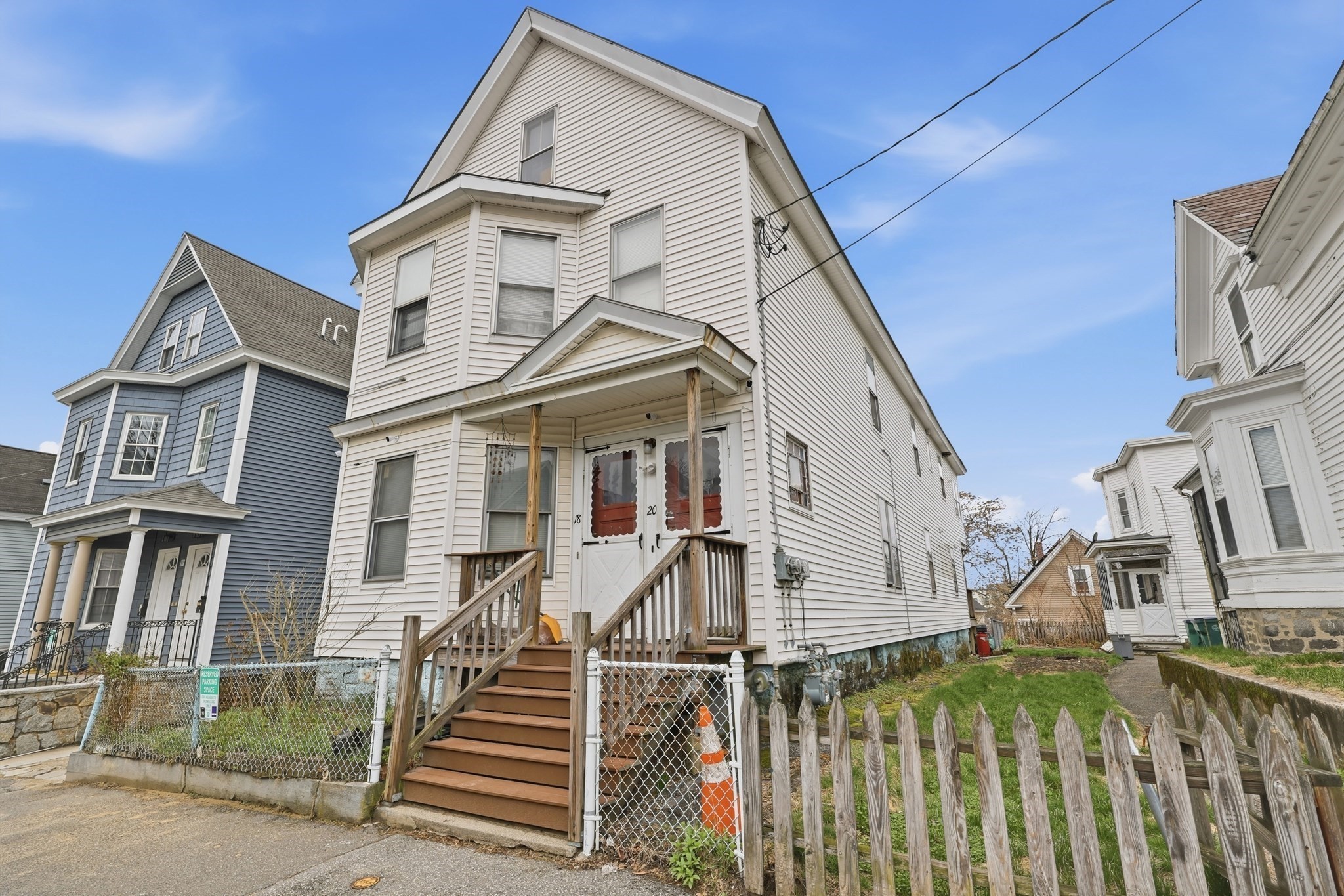 18 Phillips St, Lowell, MA 01854