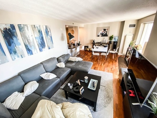 10 Museum Way, Apt 1526
