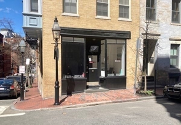 31 Philips St, Beacon Hill, Boston, MA 02114
