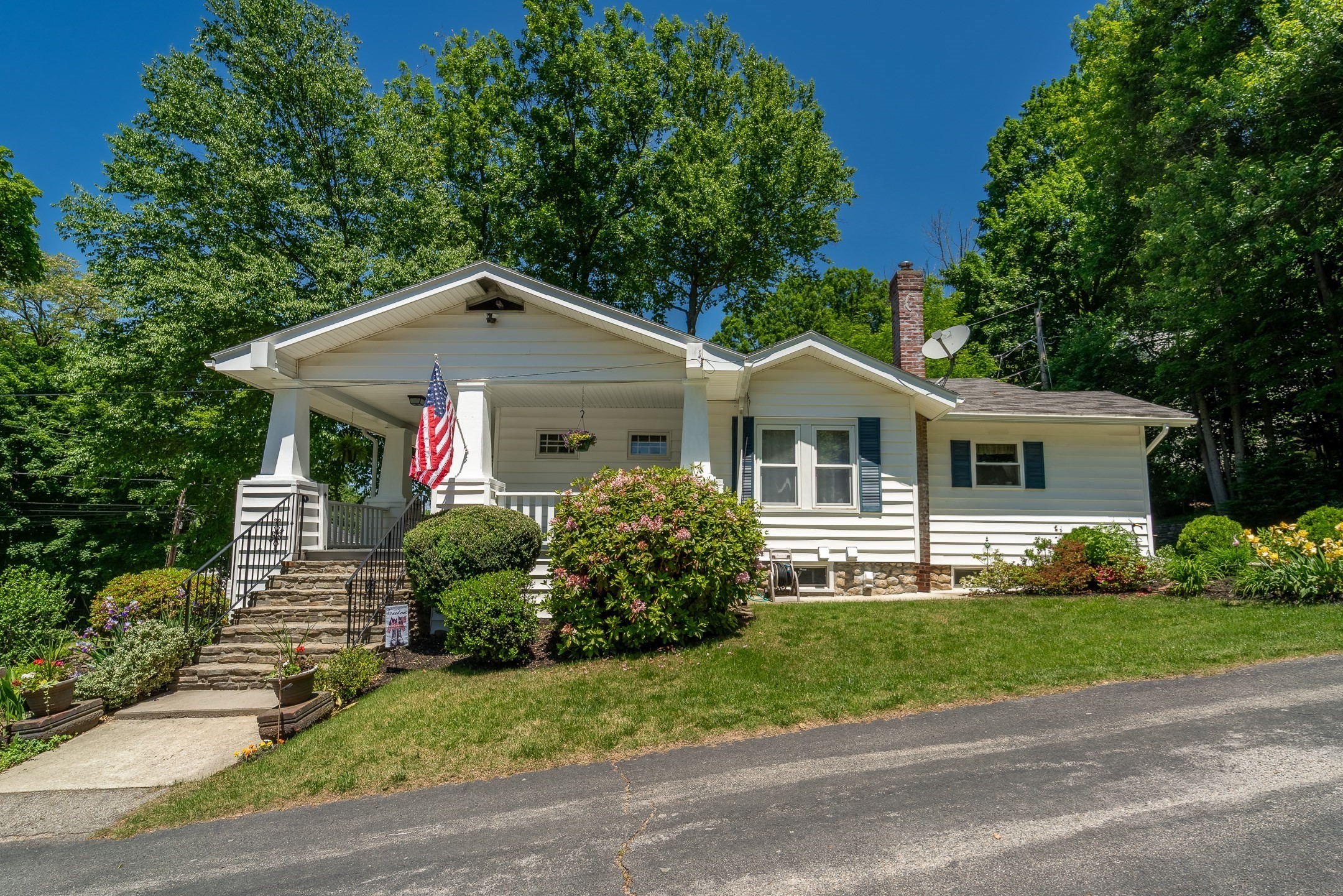 20 Drexel St, Worcester, MA 01602