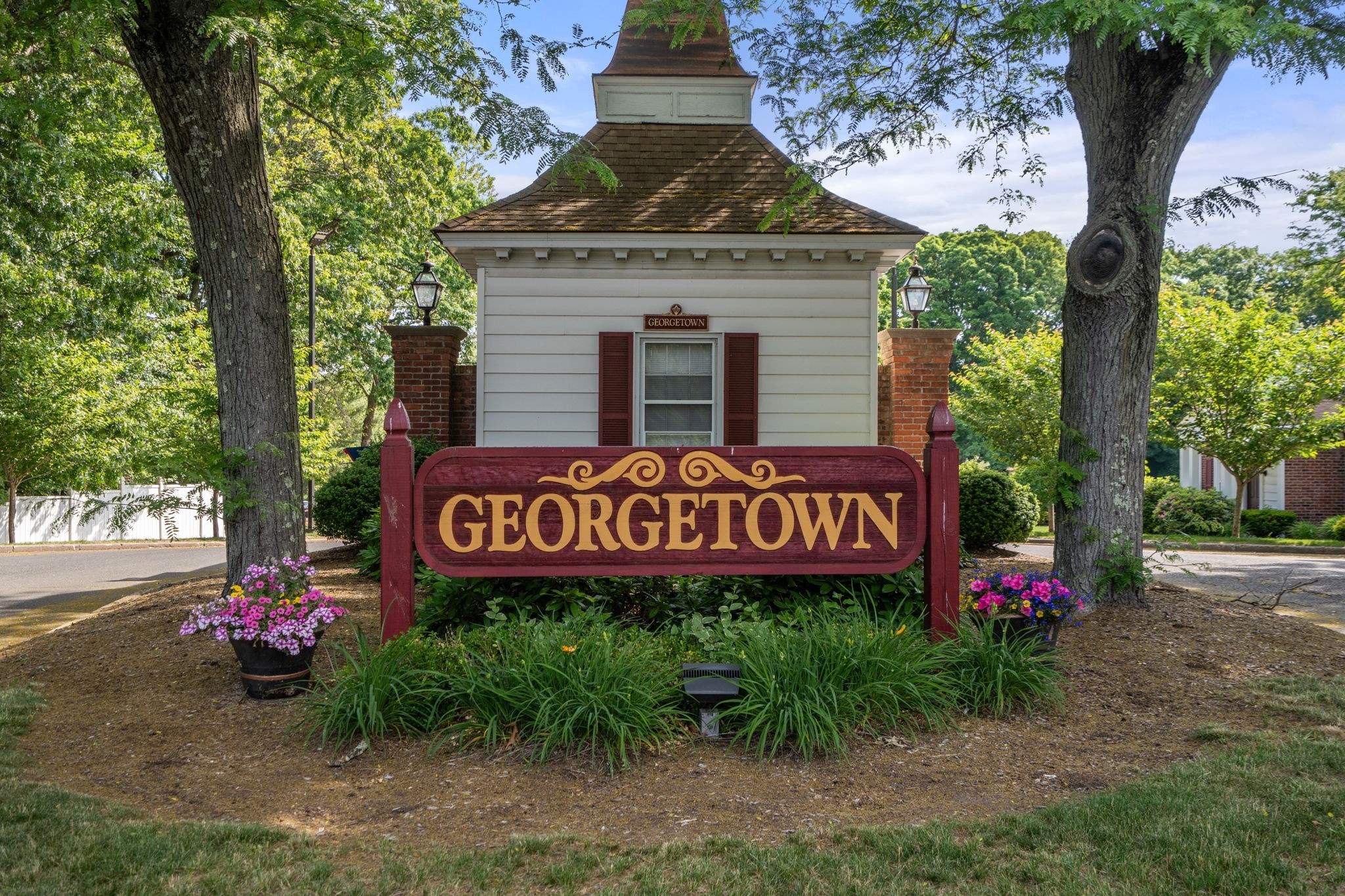 40 Yorktown Dr Unit D, Springfield, MA 01108