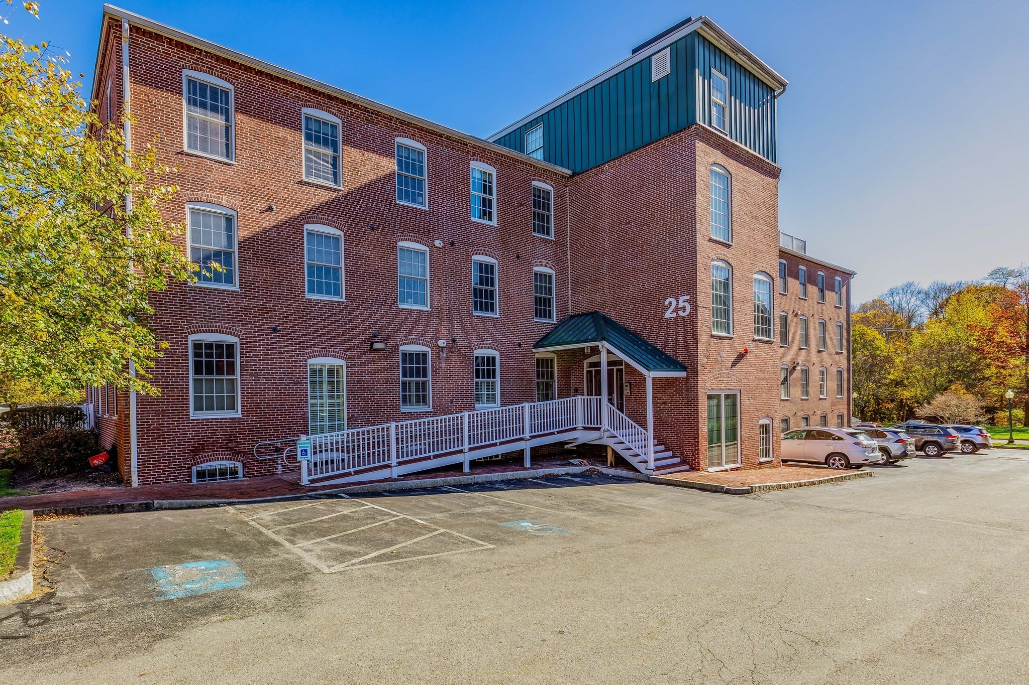 25 Cedar St Unit 3, Amesbury, MA 01913