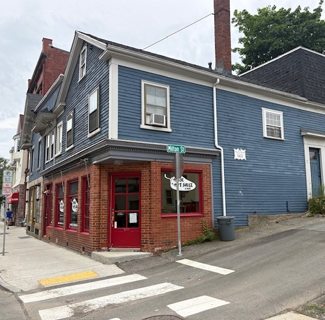 160 Cabot St, Beverly, MA 01915