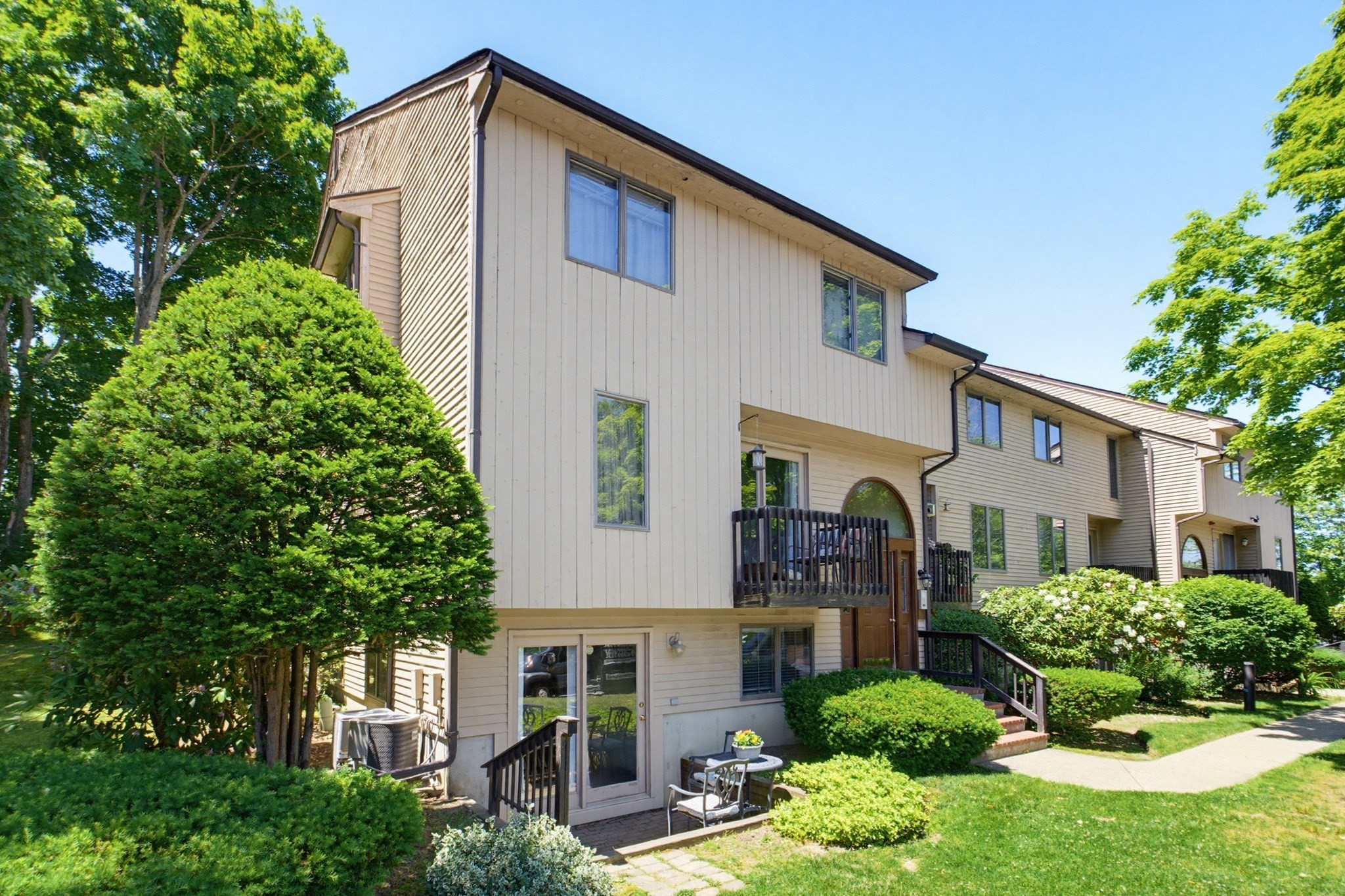 880 Landry Ave Unit 1, North Attleboro, MA 02760