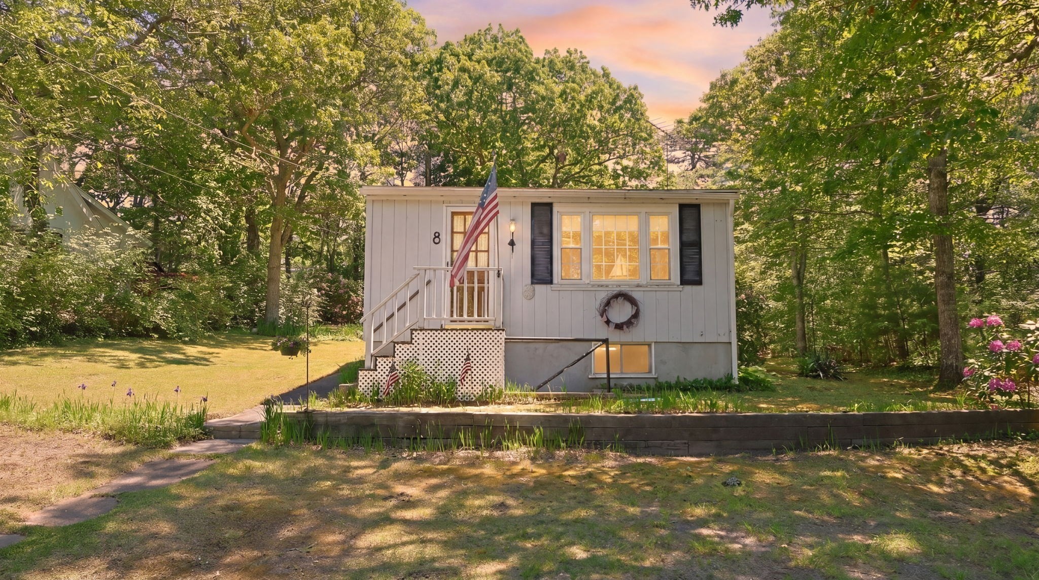 8 Alpine Rd, Plymouth, MA 02360