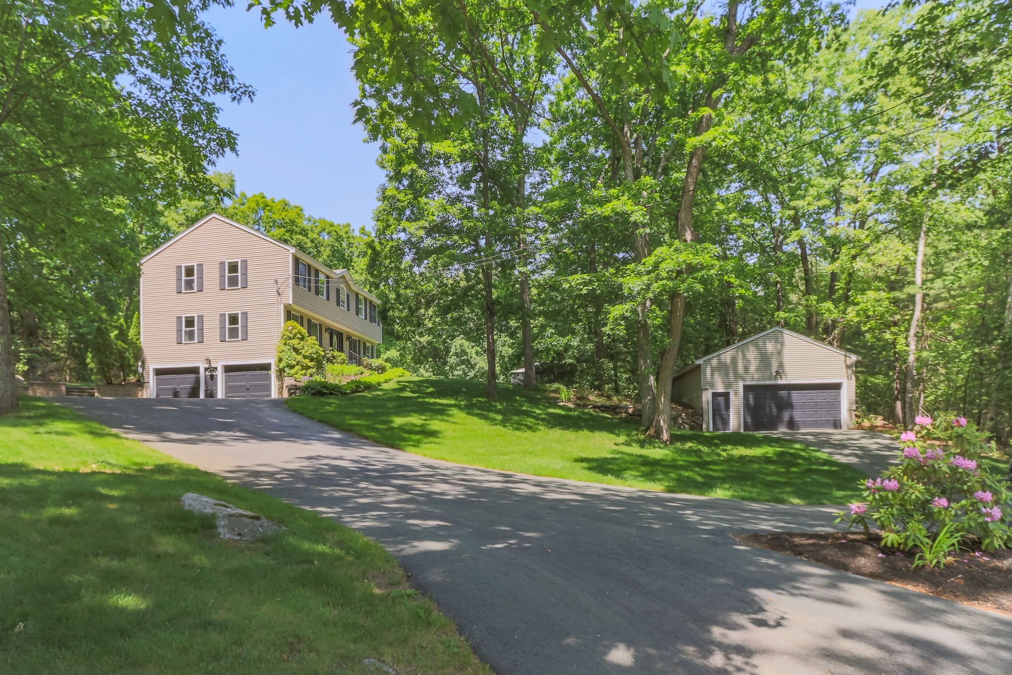561 Old Dunstable Rd, Groton, MA 01450
