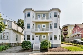 30 Hazelwood St, Apt 3