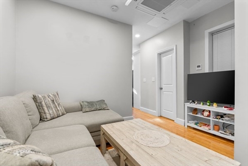 754 Huntington Ave, Apt 4