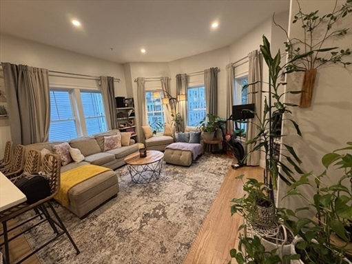 28 Browning Ave, Apt 2