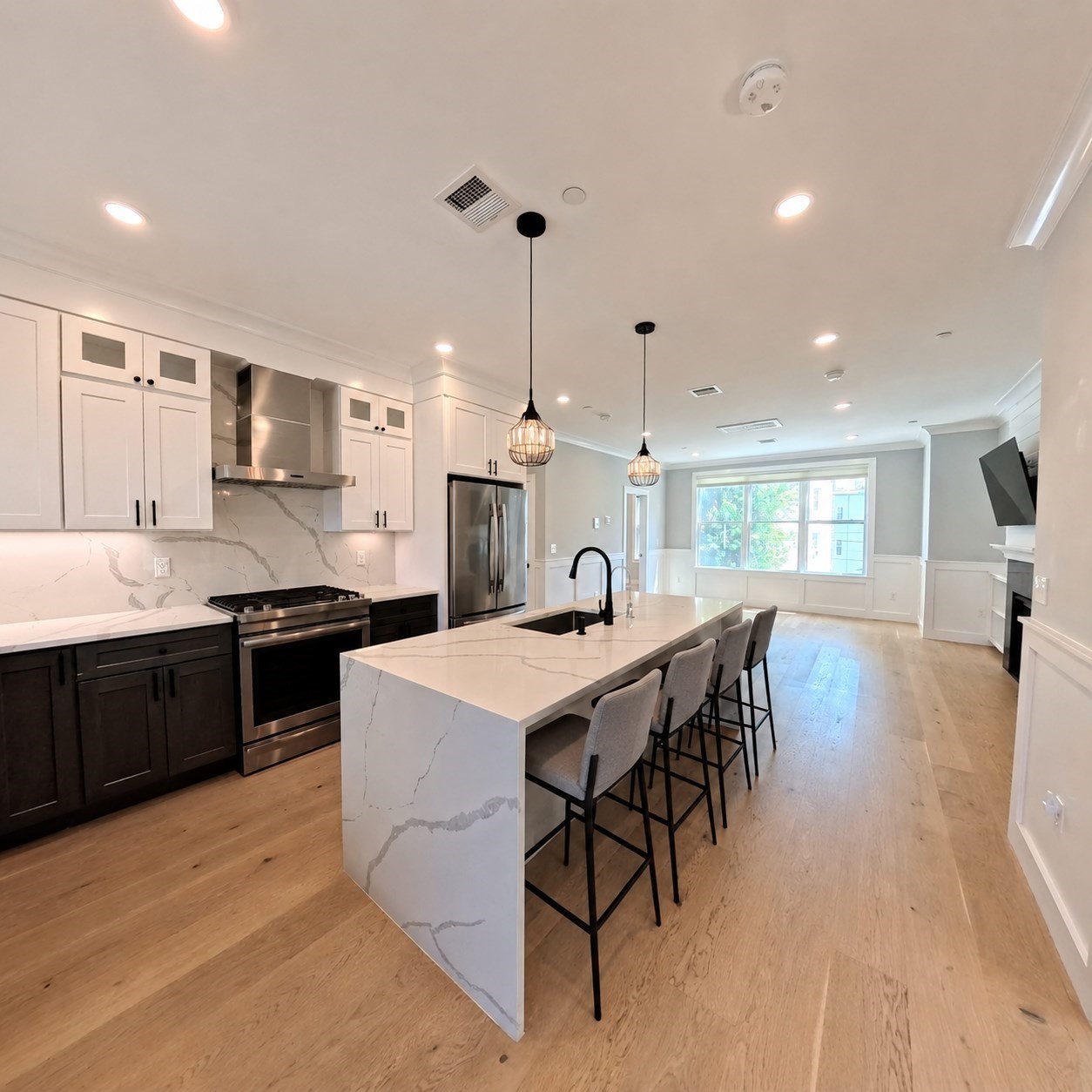 113 Beacon Street Unit B, Somerville, MA 02143