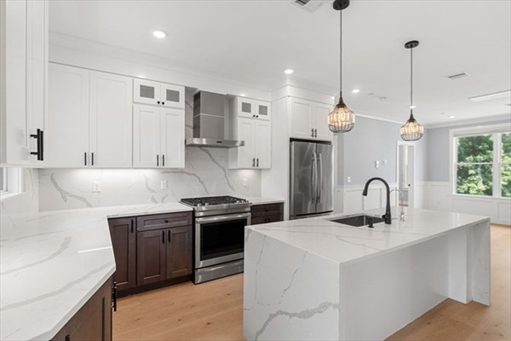 113 Beacon Street, Apt B