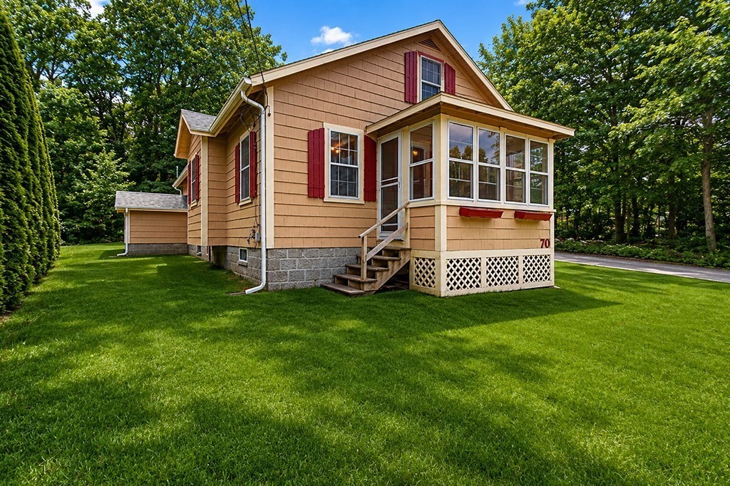 70 Groveland St, Abington, MA 02351