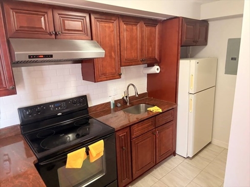 1025 Hancock St, Apt 6J