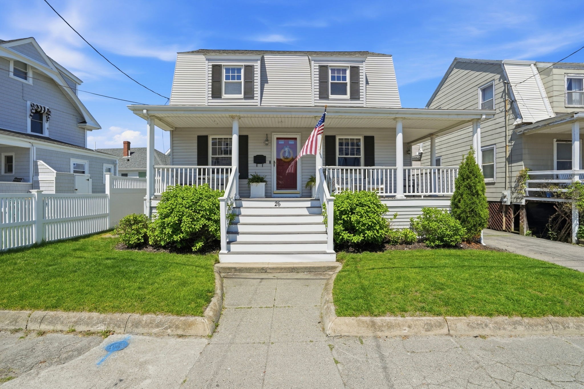 26 Manomet Ave, Hull, MA 02045