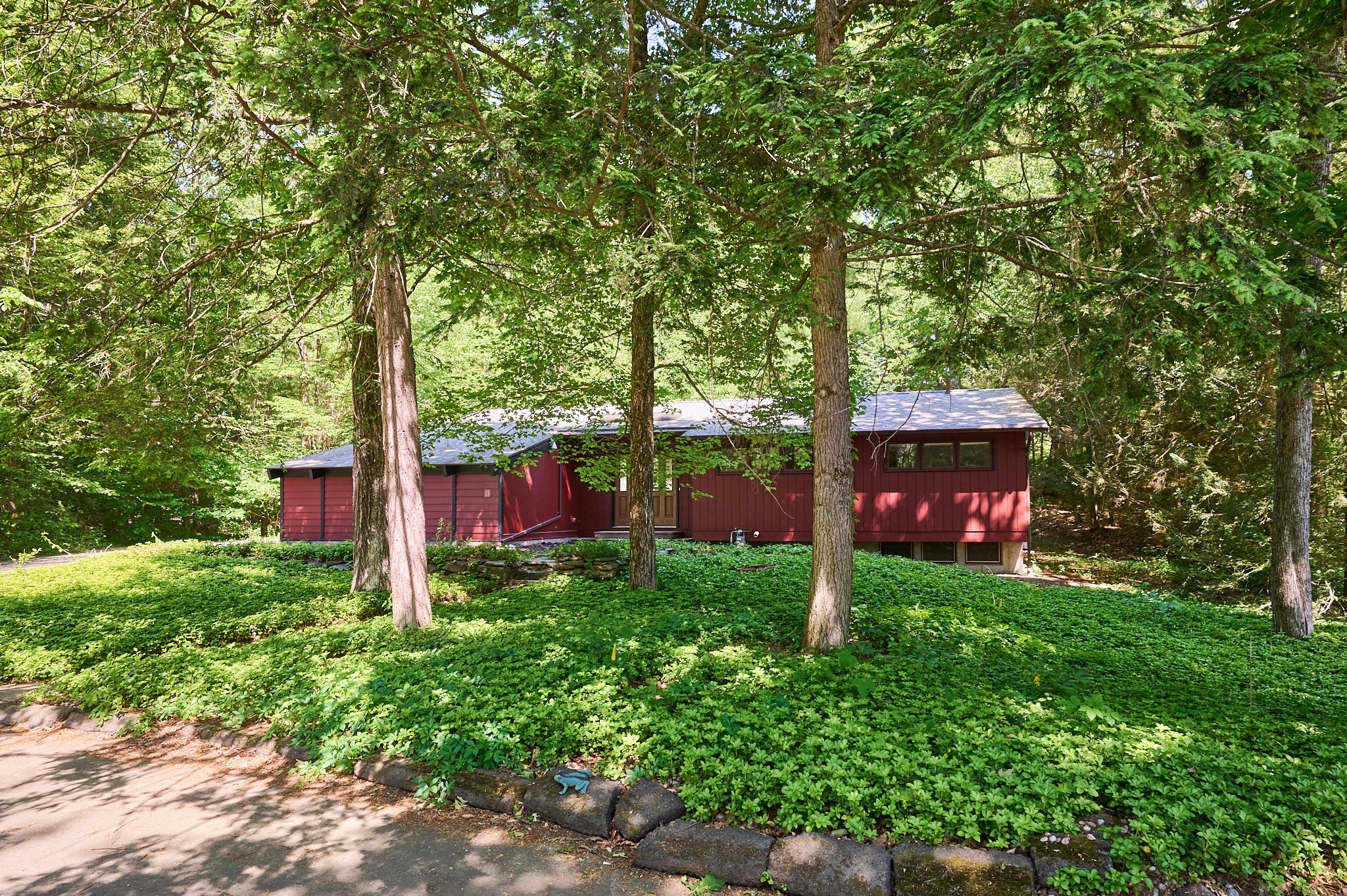 15 Red Fox Ln, Amherst, MA 01002