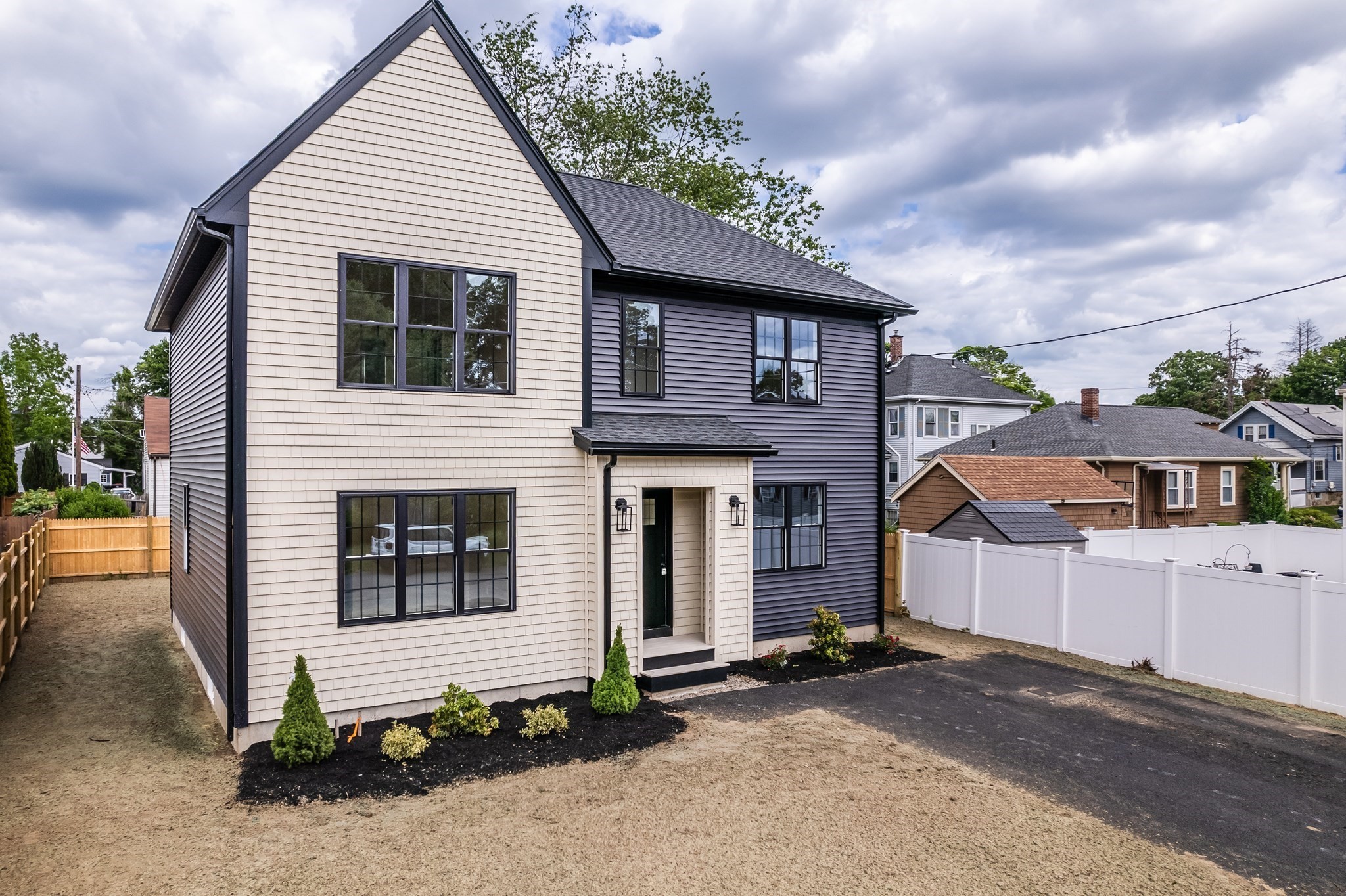 21 Sutton St, Brockton, MA 02301