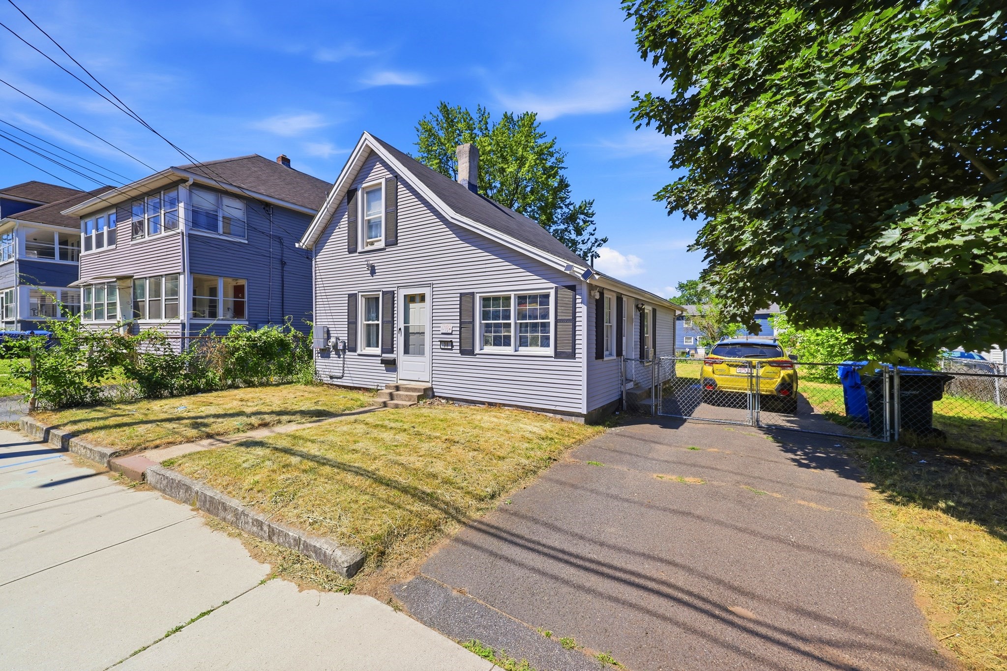 30 Mazarin St, Springfield, MA 01151