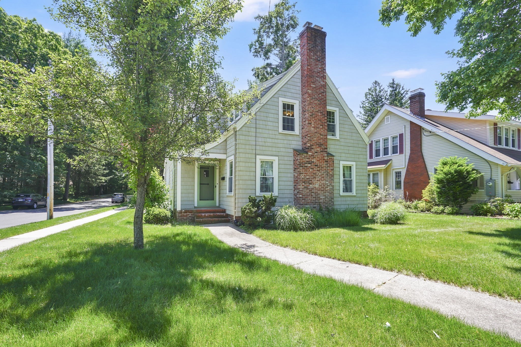 169 Greenacre Ave, Longmeadow, MA 01106