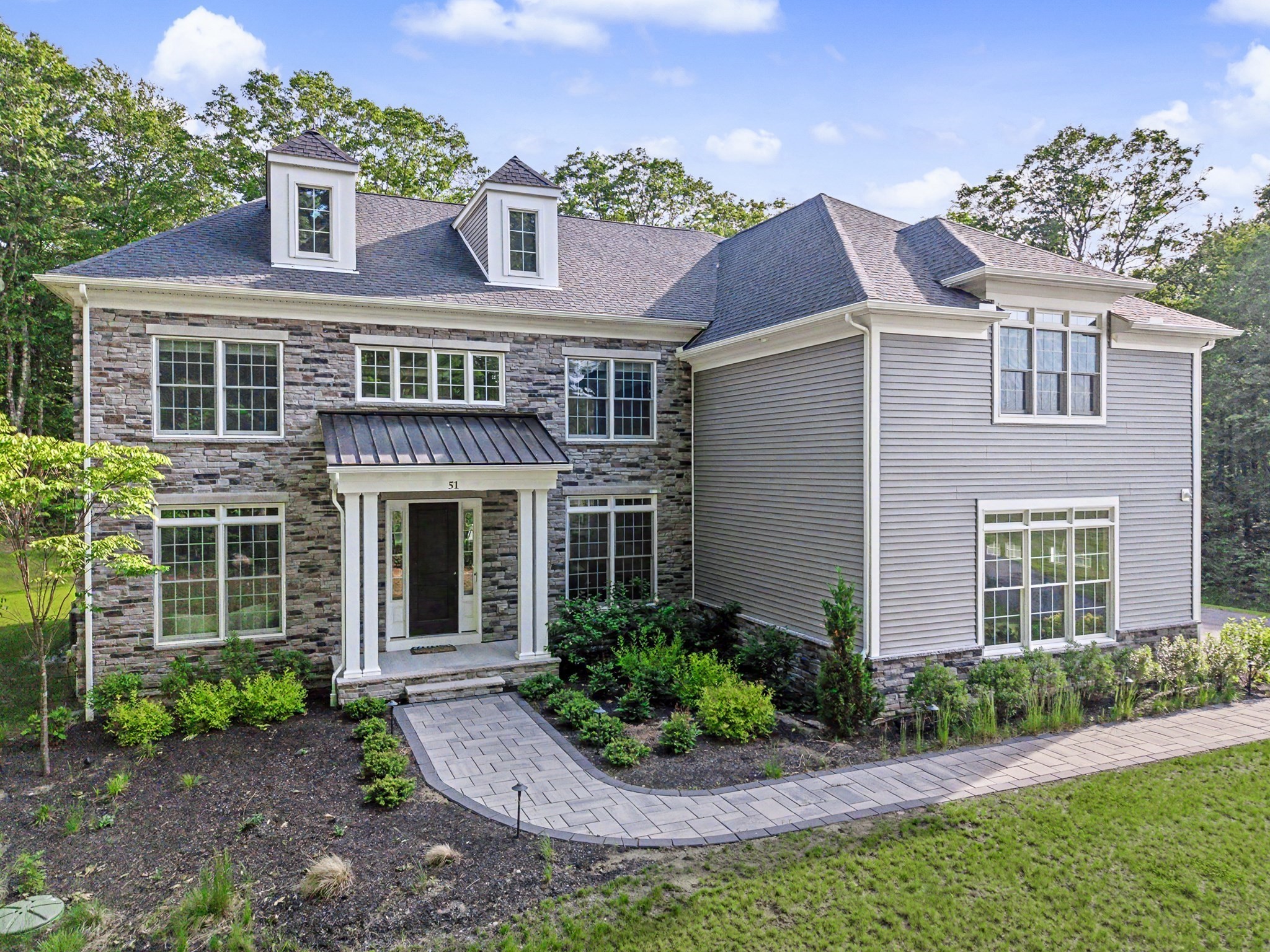51 Chamberlain St, Hopkinton, MA 01748