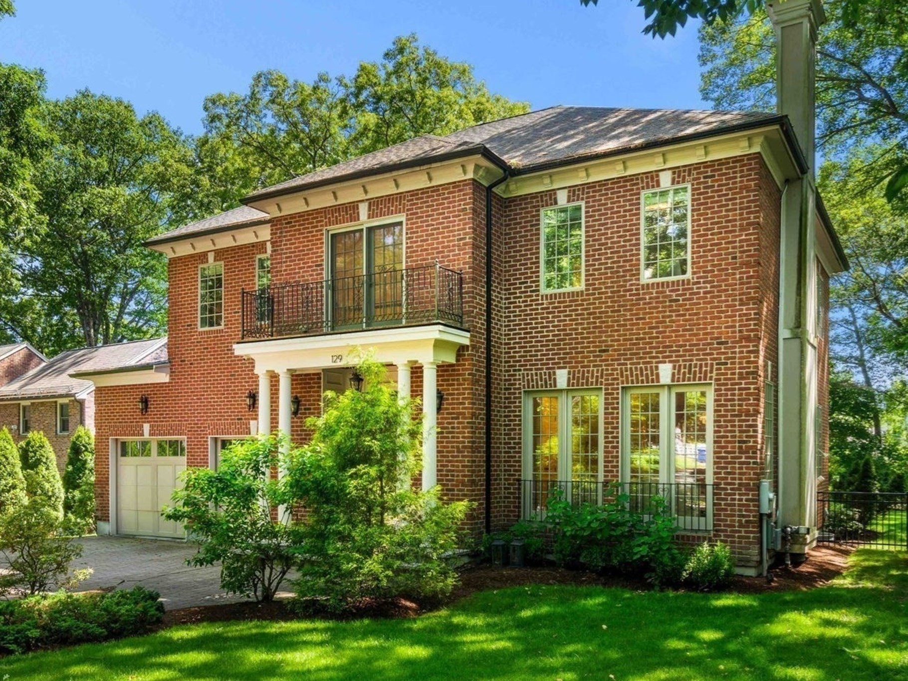129 Rangeley Rd, Brookline, MA 02467