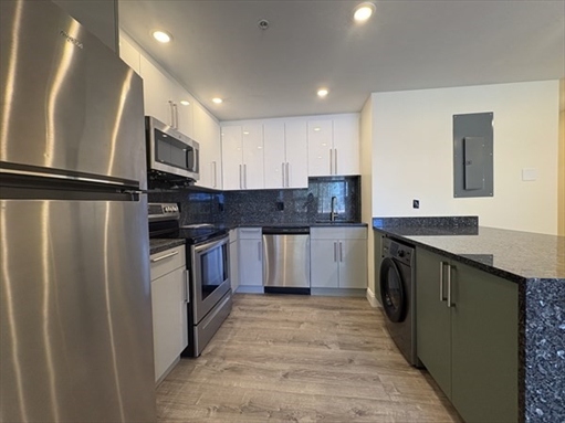 1028 Commonwealth Ave, Apt 305
