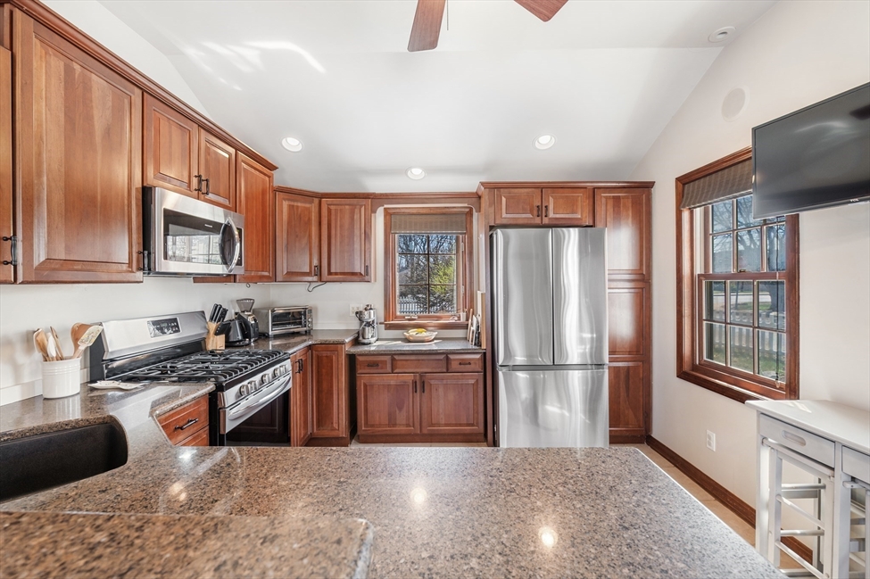 82 Dodge St, Beverly, MA Image 9