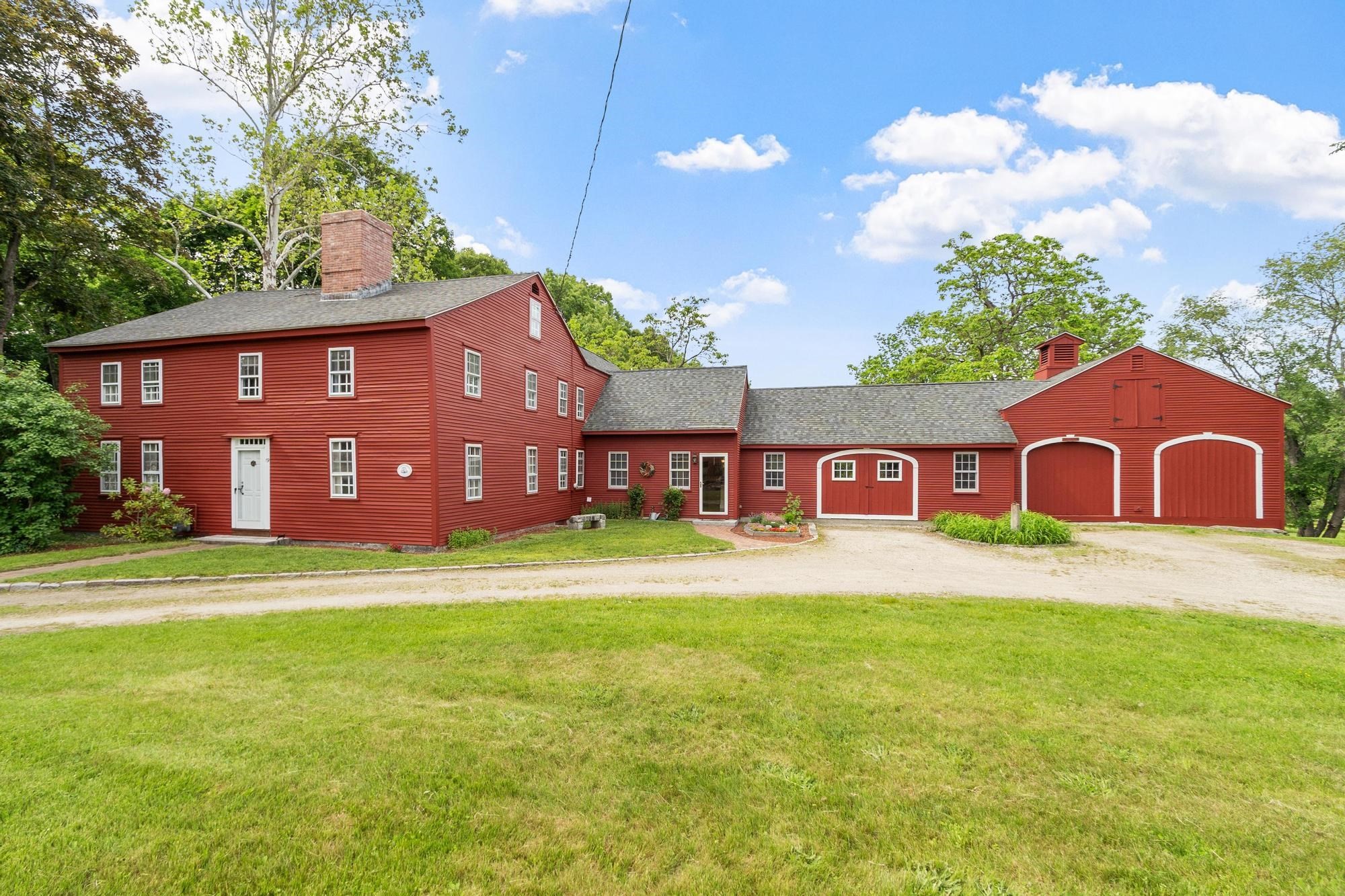 19 Maple Road, Chelmsford, MA 01824