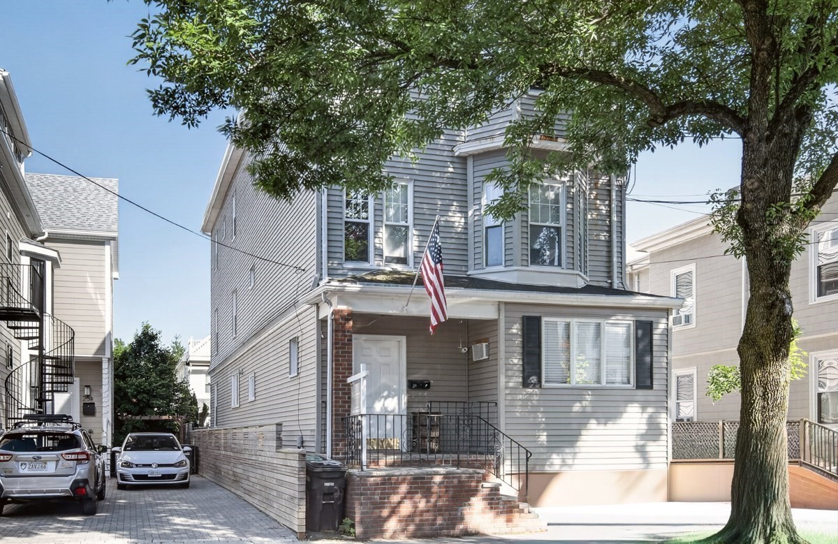 23 Quincy St, Somerville, MA 02143