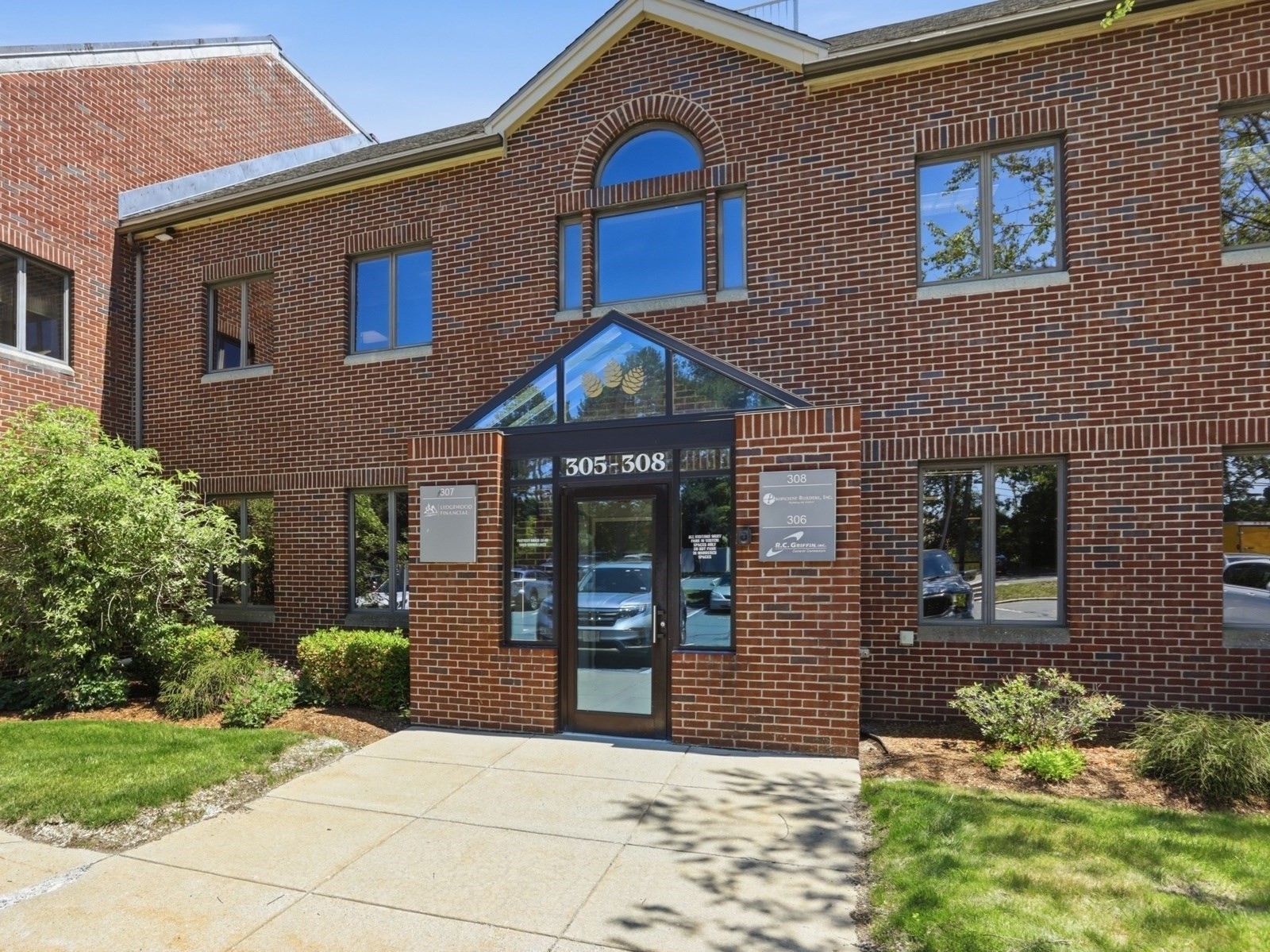 100 Conifer Hill Dr Unit 307, Danvers, MA 01923