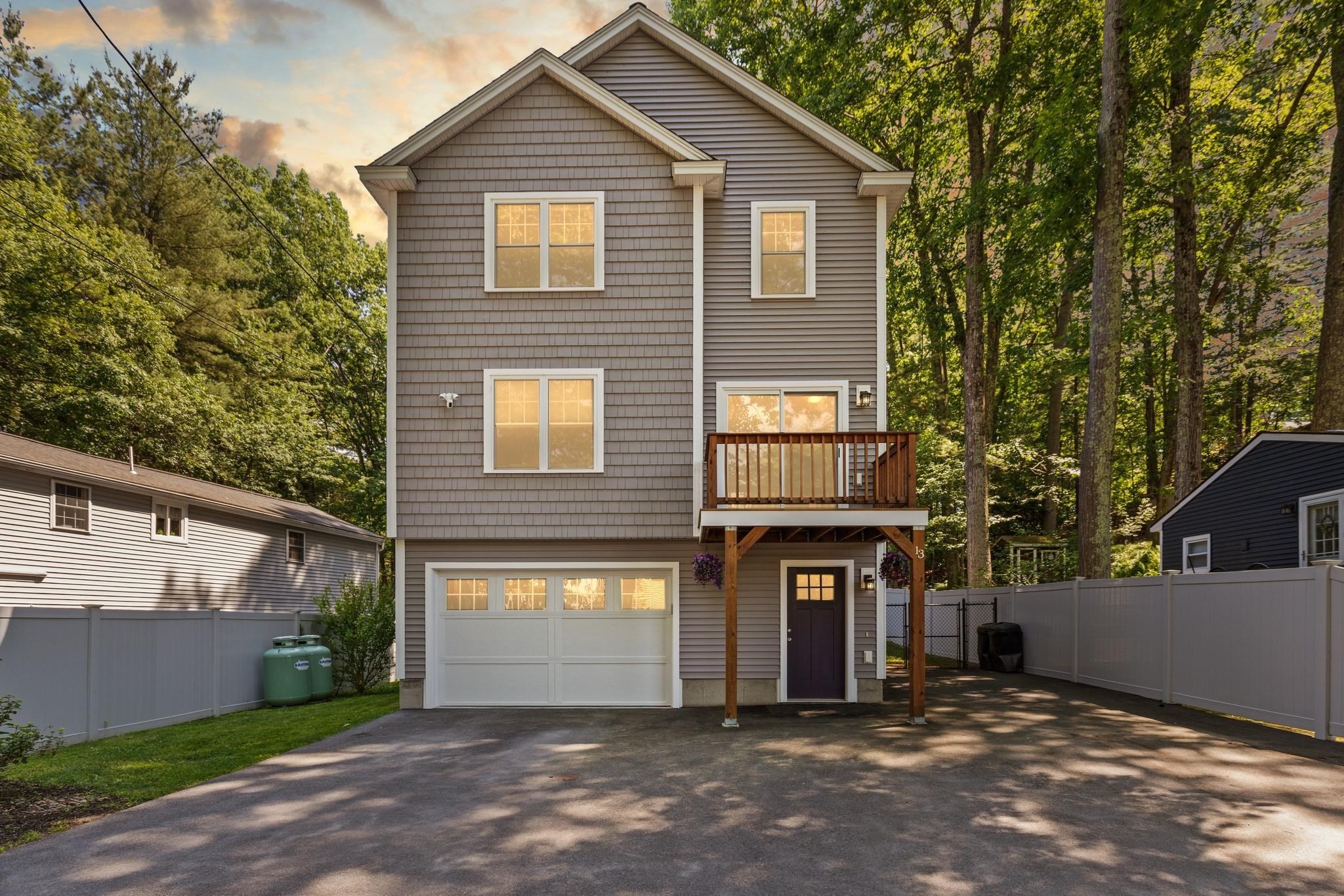 13 Lower Rd, Westford, MA 01886