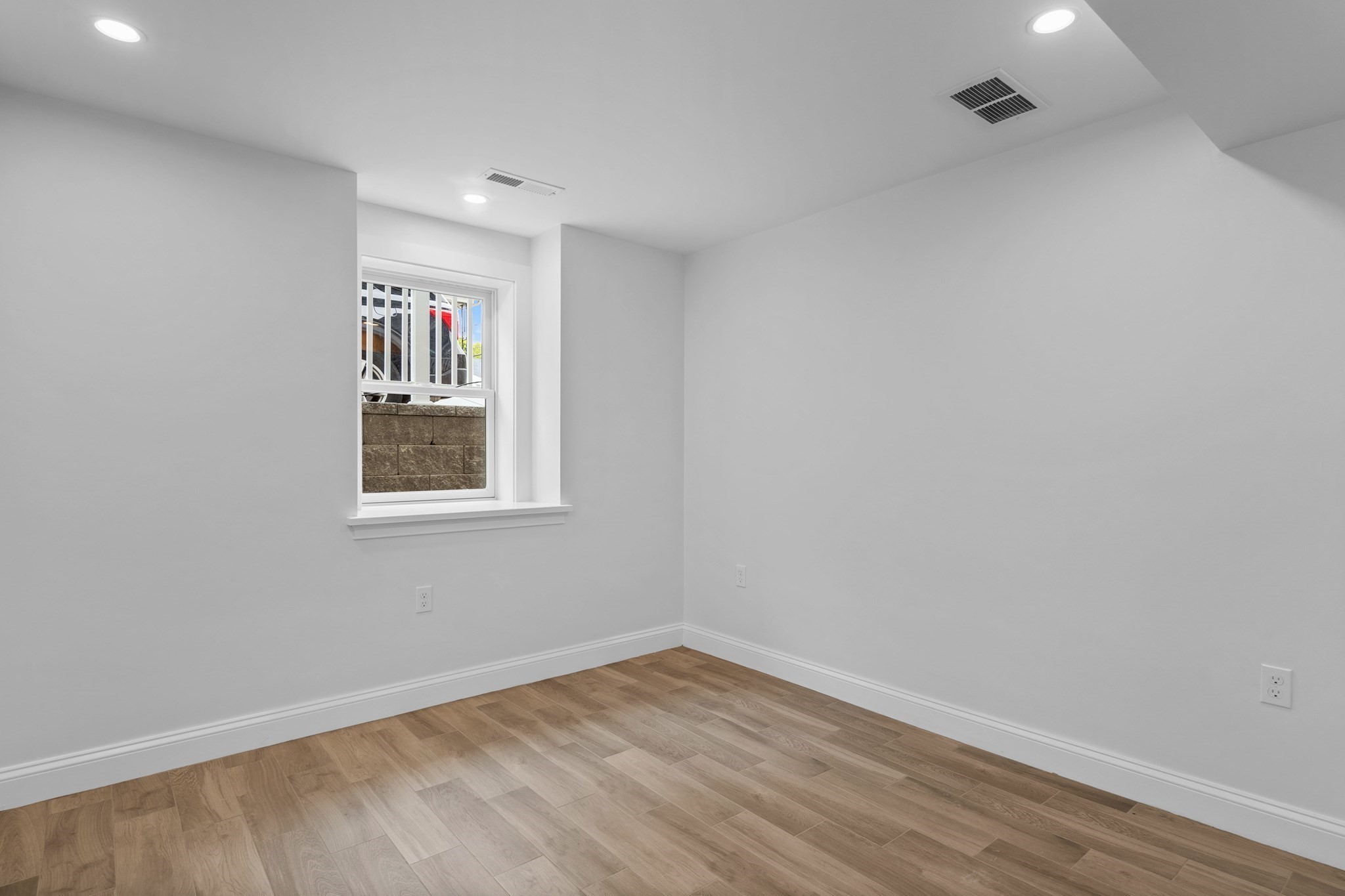 33 Farragut Ave, Medford, MA 02155 - Image 16