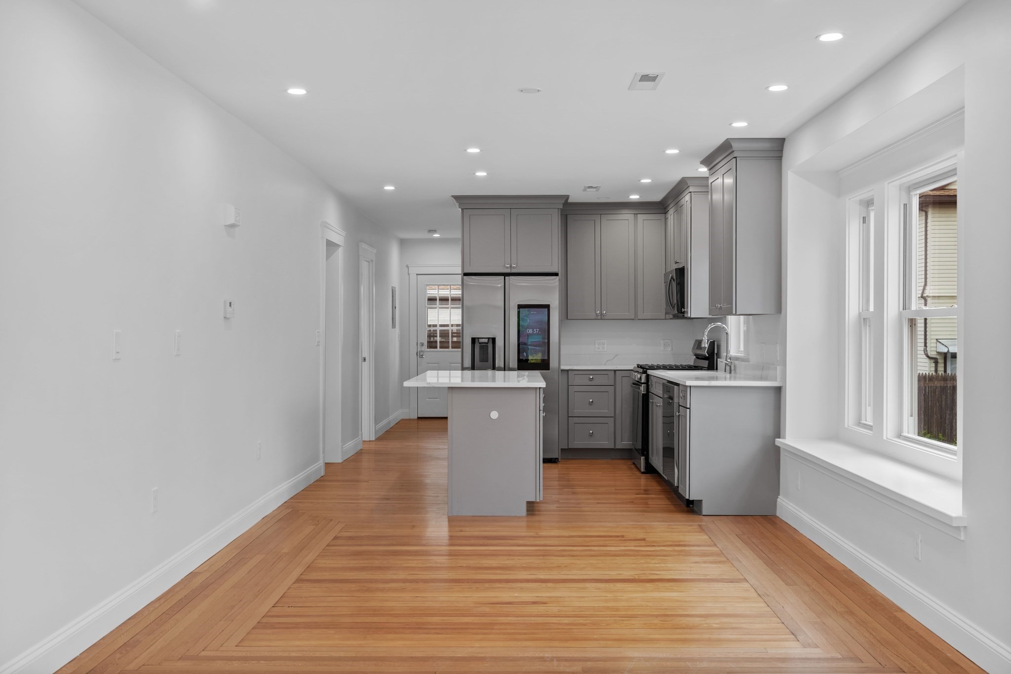 33 Farragut Ave, Medford, MA 02155 - Image 4