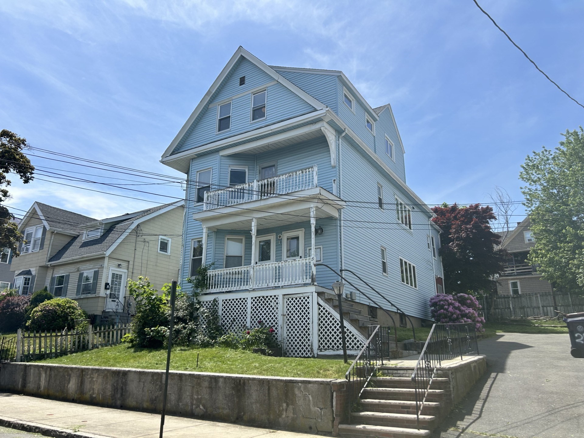 29 Oakland Ave, Everett, MA 02149