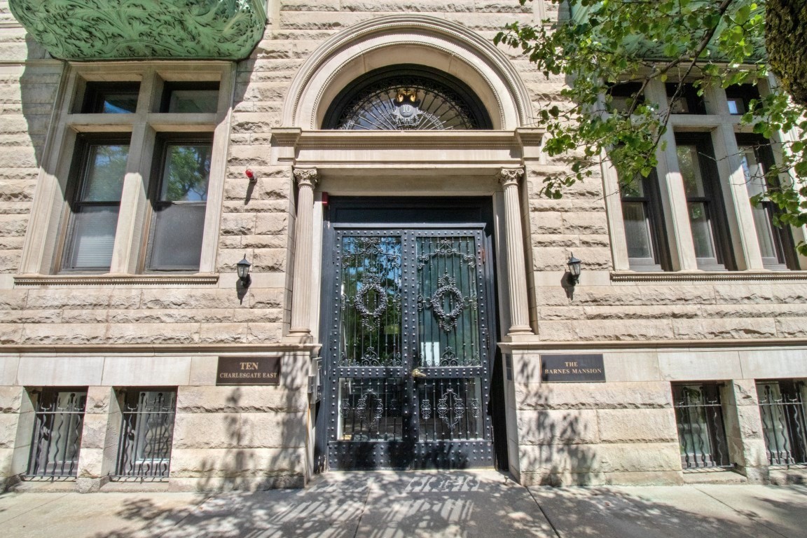 10 Charlesgate E Unit 302, Back Bay, Boston, MA 02215