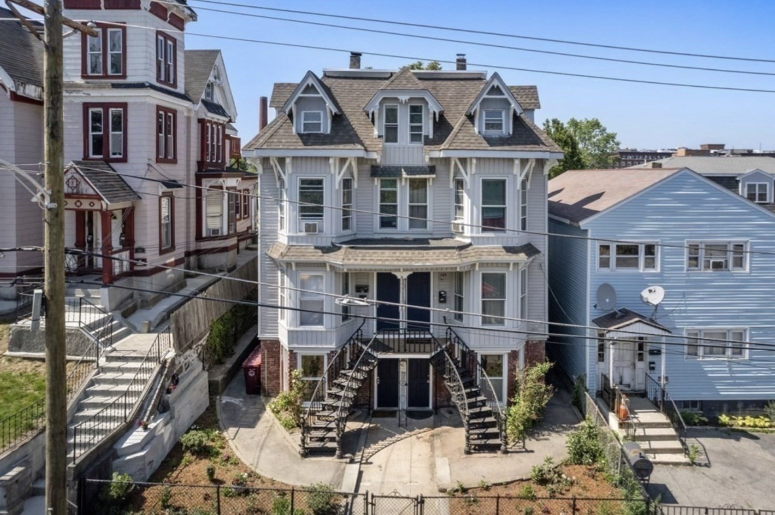 153 Summer St, Lowell, MA 01852