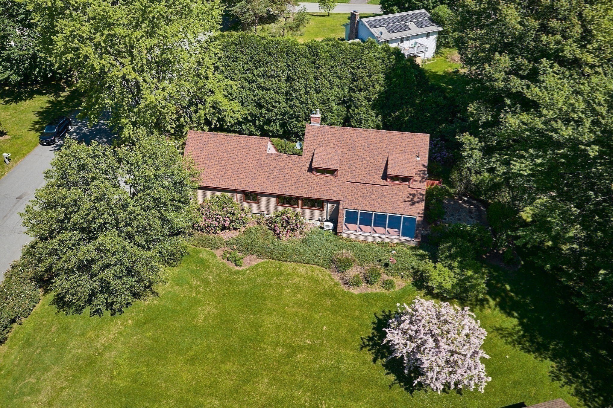 10 Hunters Hill Cir, Amherst, MA 01002