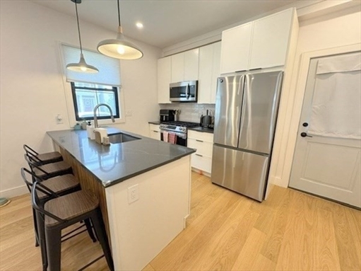 93 Cowper Street, Apt 1