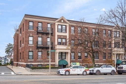 189 Chestnut Hill Ave, Apt 8