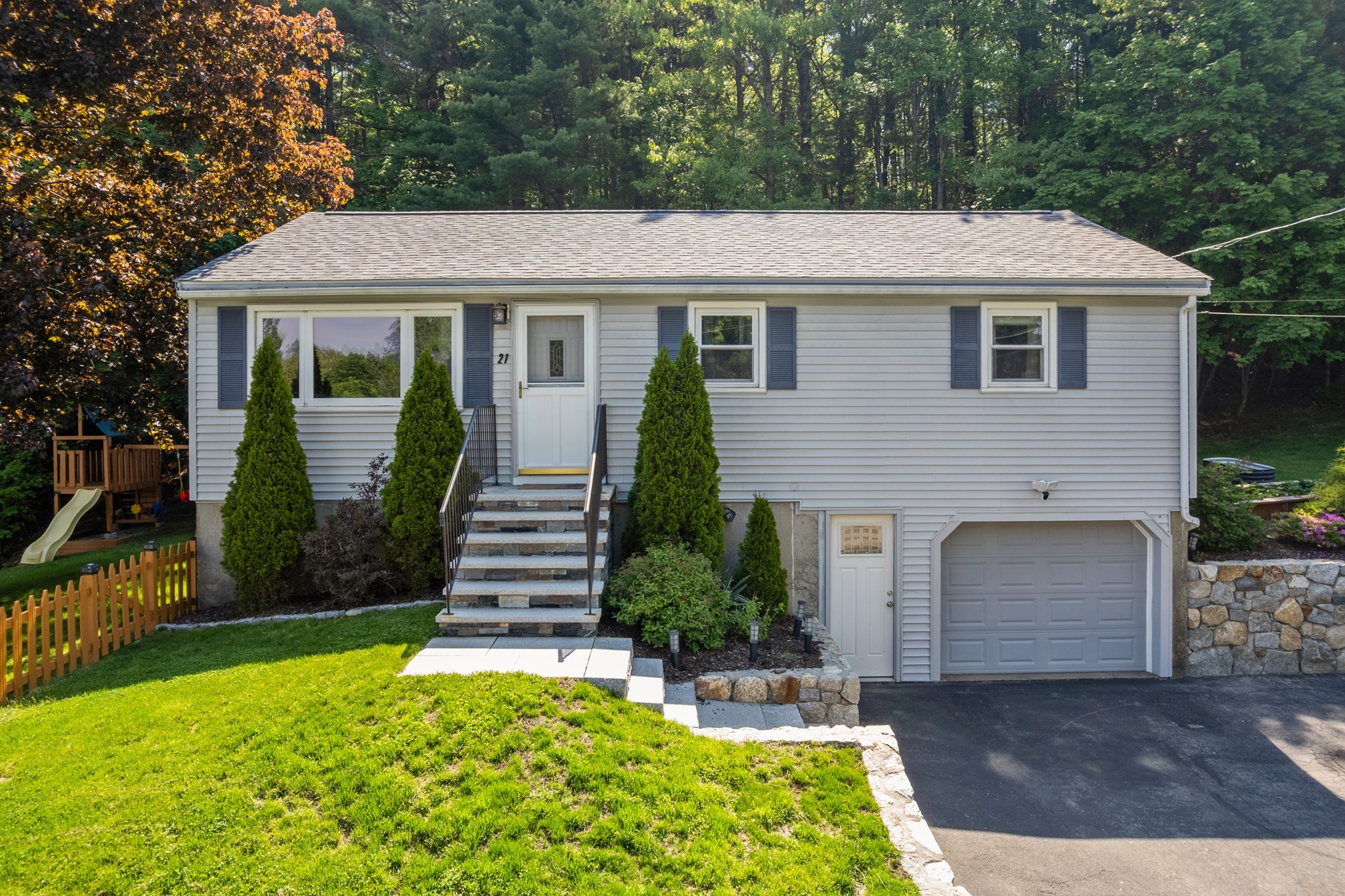 21 Michigan Drive, Hudson, MA 01749
