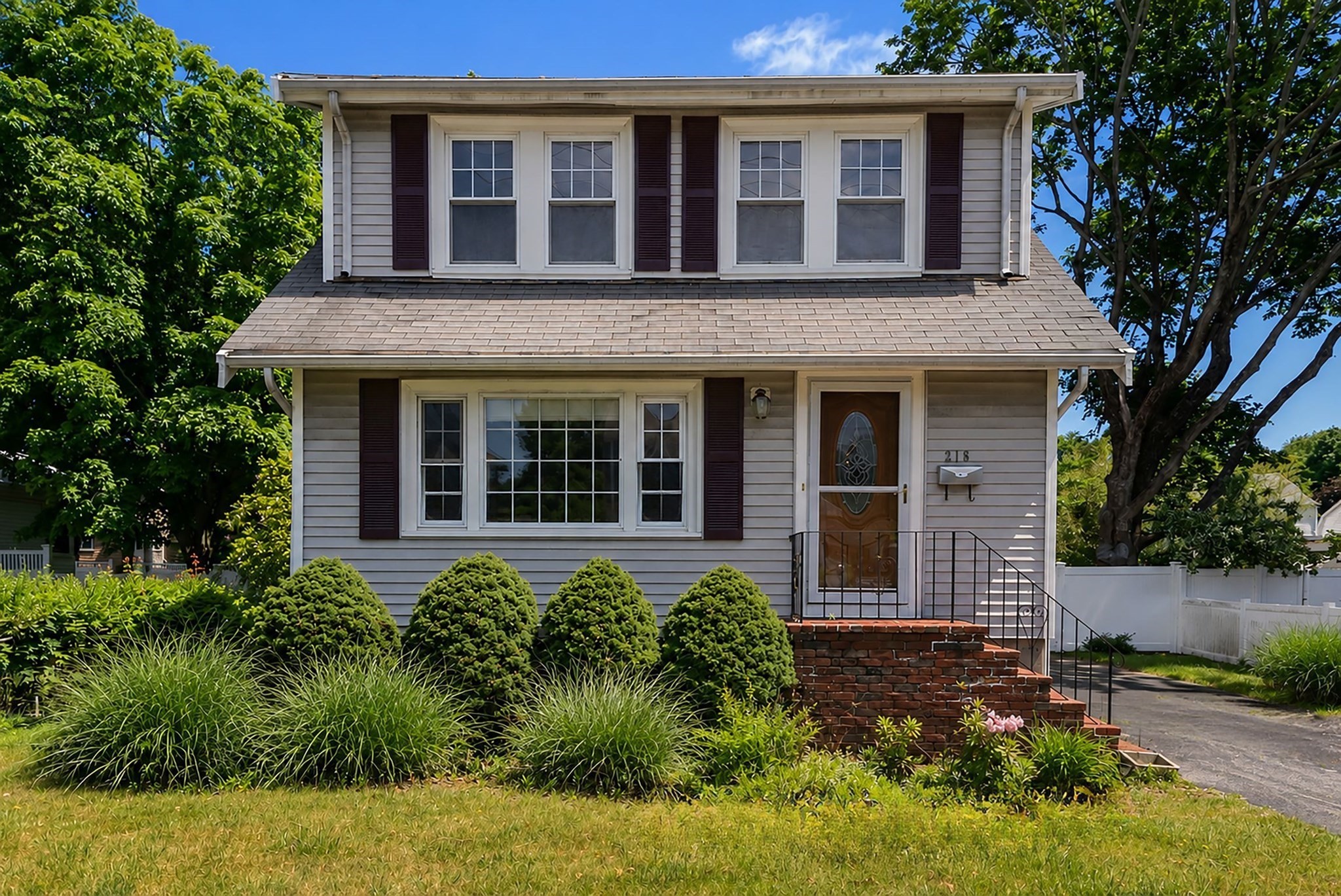 216 Park Ave, Weymouth, MA 02190