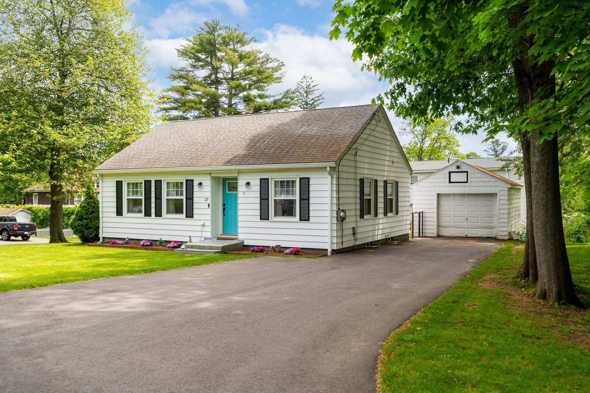27 Shaw St, East Longmeadow, MA 01028