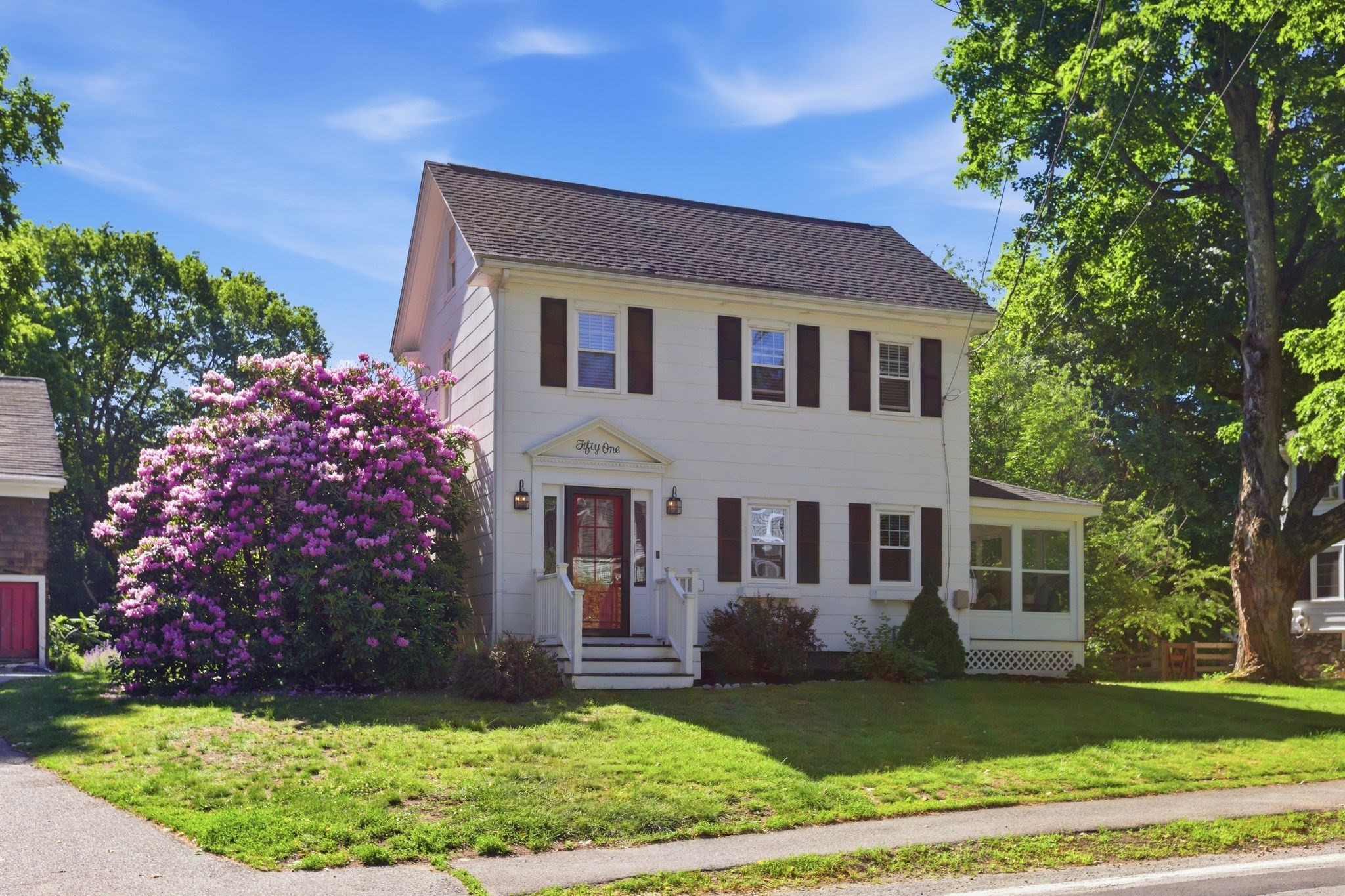 51 Grove St, Reading, MA 01867