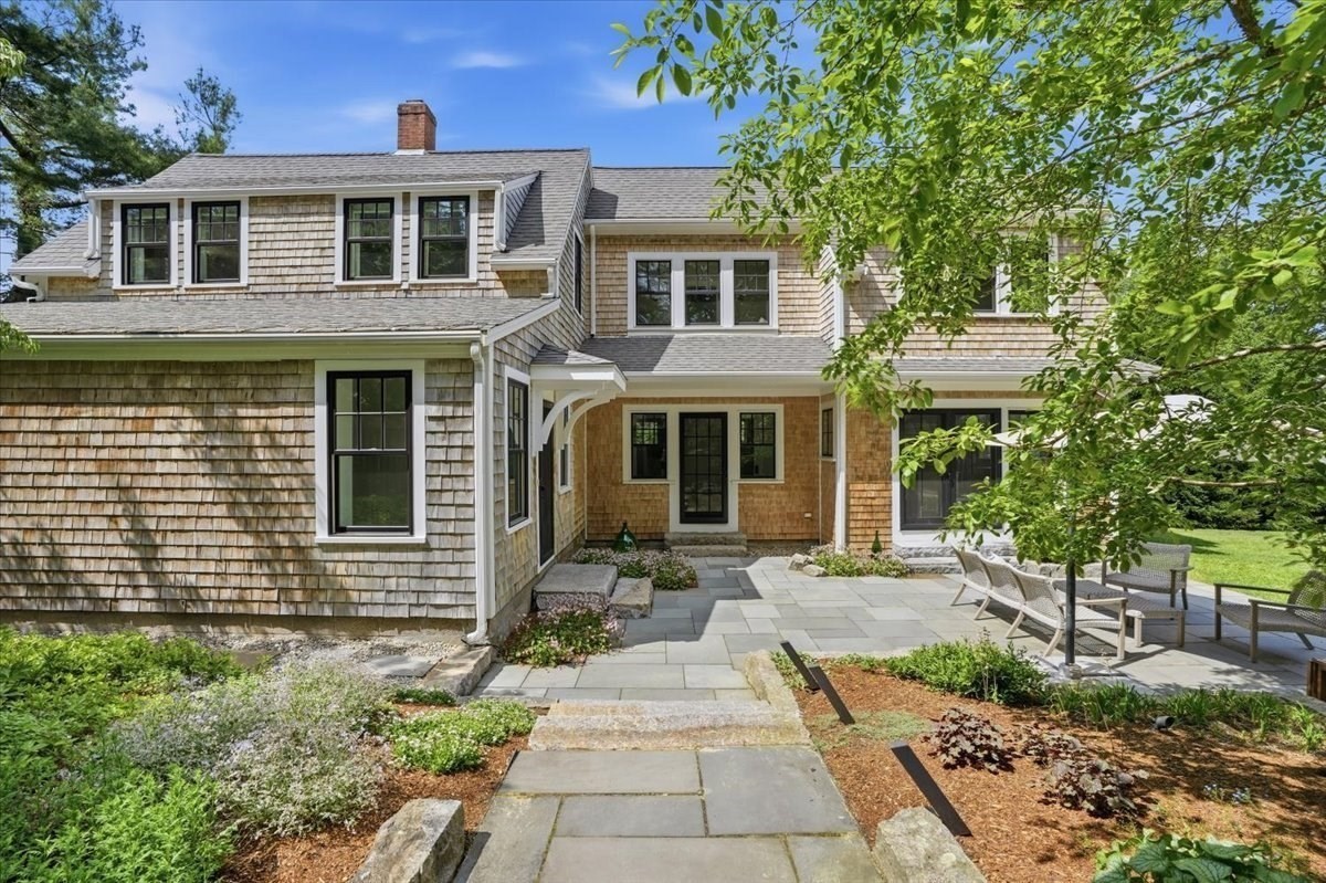 879 Tremont Street, Duxbury, MA 02332