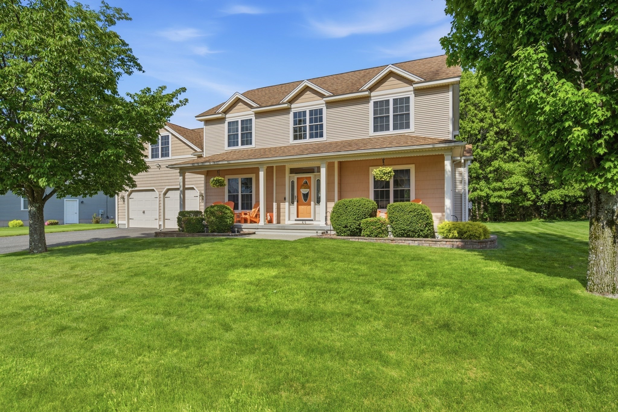 63 Caddyshack Dr, Chicopee, MA 01020